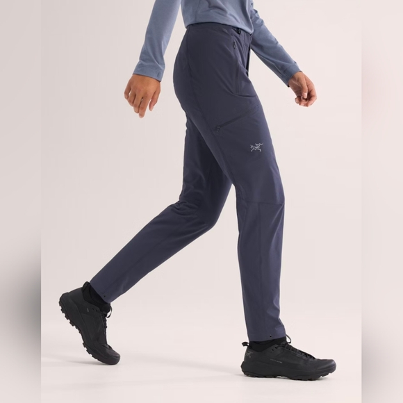 Arc'teryx "Sabria" Hiking Pants in Navy Size 6 UPF 50+ - Picture 2 of 10